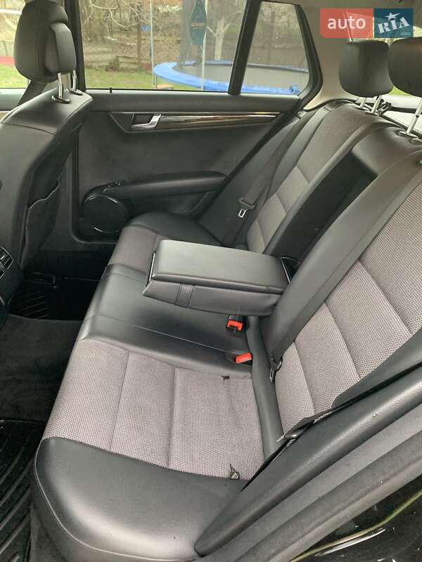 Універсал Mercedes-Benz C-Class 2010 в Тернополі