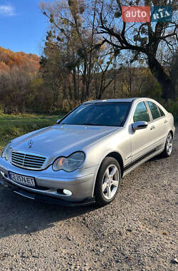 Седан Mercedes-Benz C-Class 2001 в Чернівцях