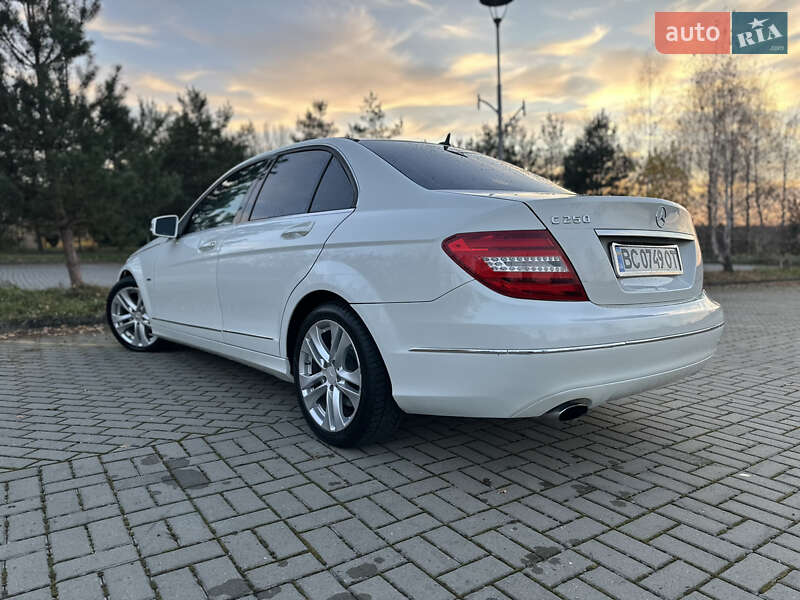 Седан Mercedes-Benz C-Class 2011 в Дрогобичі