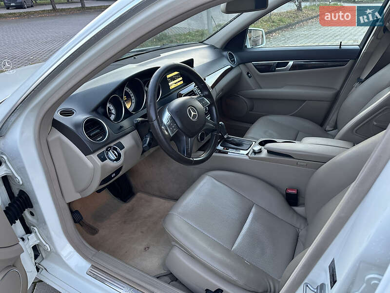 Седан Mercedes-Benz C-Class 2011 в Дрогобичі