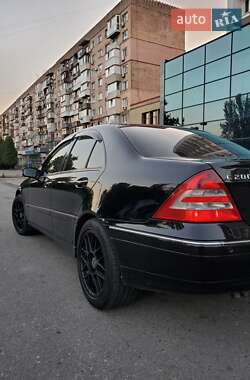 Седан Mercedes-Benz C-Class 2004 в 