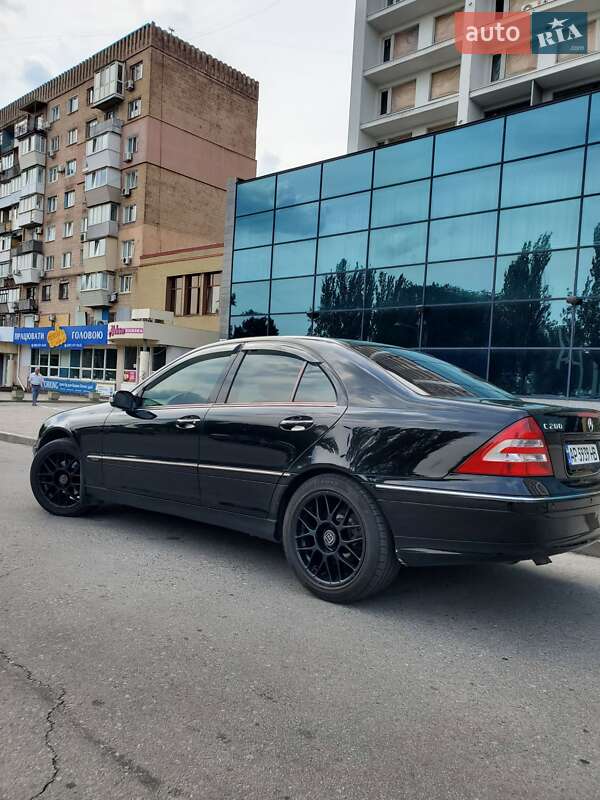 Седан Mercedes-Benz C-Class 2004 в Запорожье