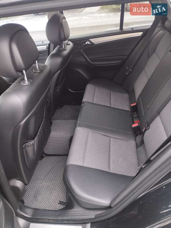 Универсал Mercedes-Benz C-Class 2006 в Радехове