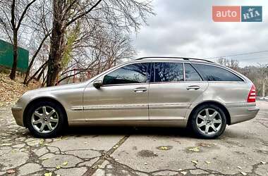 Універсал Mercedes-Benz C-Class 2003 в Бердичеві