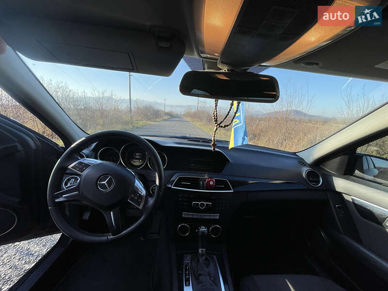 Седан Mercedes-Benz C-Class 2012 в Хусте