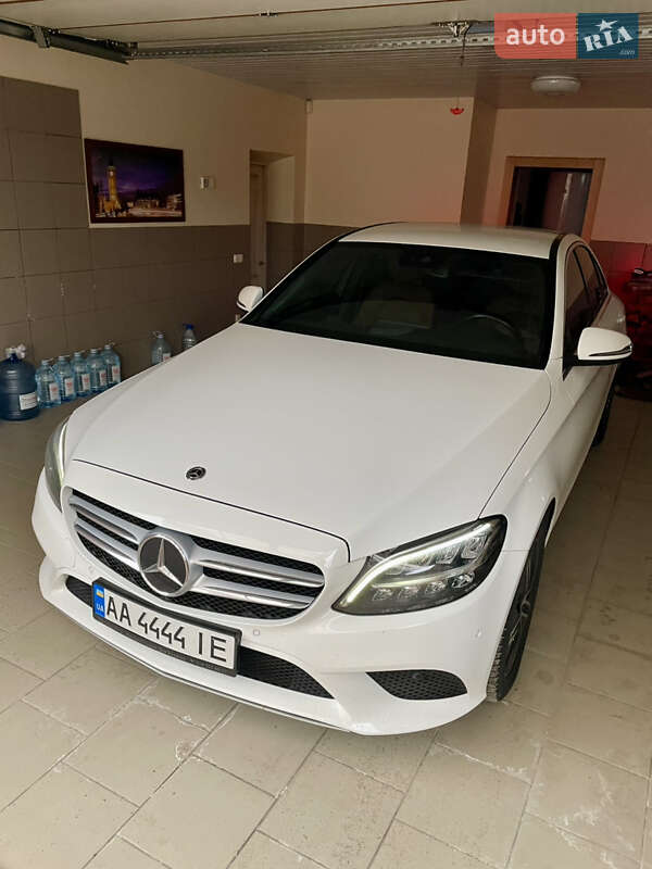 Седан Mercedes-Benz C-Class 2018 в Києві