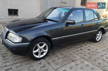 Седан Mercedes-Benz C-Class 1995 в Косові