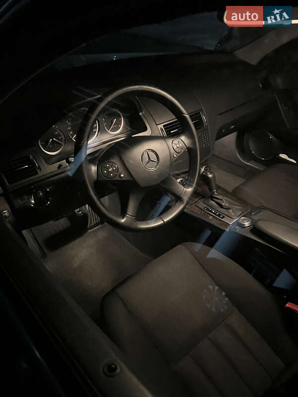 Універсал Mercedes-Benz C-Class 2008 в Києві