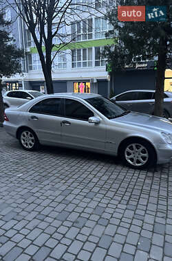 Седан Mercedes-Benz C-Class 2003 в Івано-Франківську