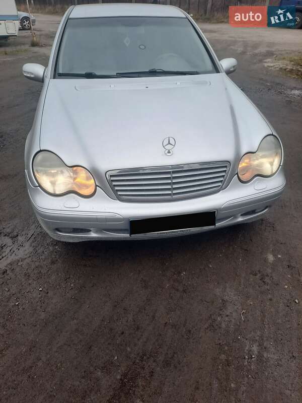 Седан Mercedes-Benz C-Class 2002 в Львове