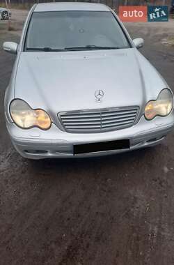 Седан Mercedes-Benz C-Class 2002 в Львове