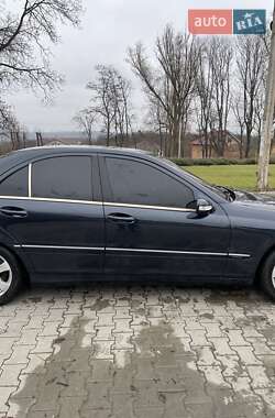 Седан Mercedes-Benz C-Class 2001 в Чернівцях