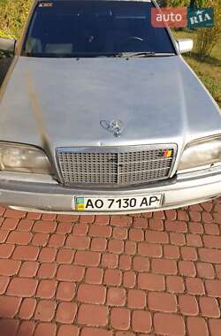 Седан Mercedes-Benz C-Class 1994 в Бродах