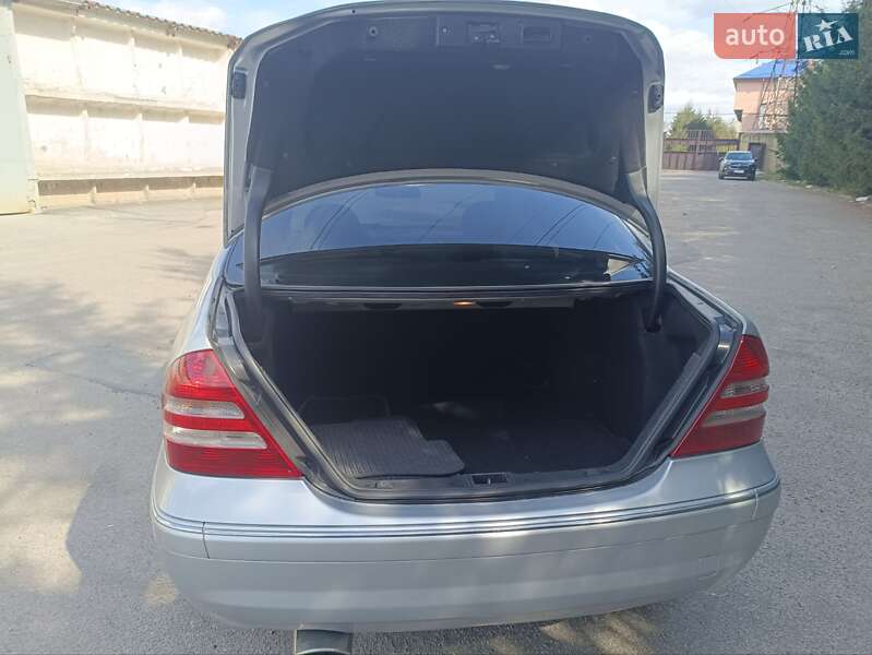 Седан Mercedes-Benz C-Class 2005 в Харькове