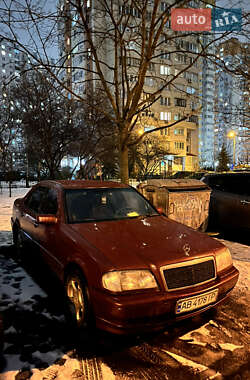 Седан Mercedes-Benz C-Class 1996 в Києві