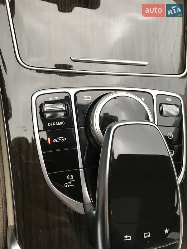 Седан Mercedes-Benz C-Class 2015 в Львові