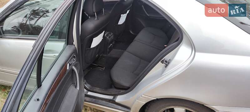 Седан Mercedes-Benz C-Class 2005 в Киеве фото 2 Седан Mercedes-Benz C-Class 2005 в Киеве