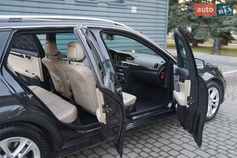 Універсал Mercedes-Benz C-Class 2012 в Івано-Франківську