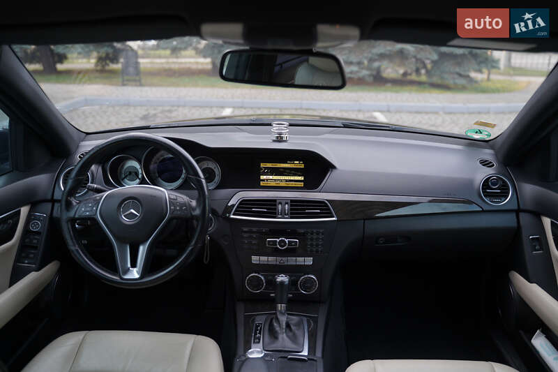 Універсал Mercedes-Benz C-Class 2012 в Івано-Франківську