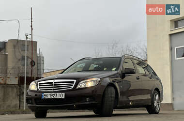 Універсал Mercedes-Benz C-Class 2010 в Рівному