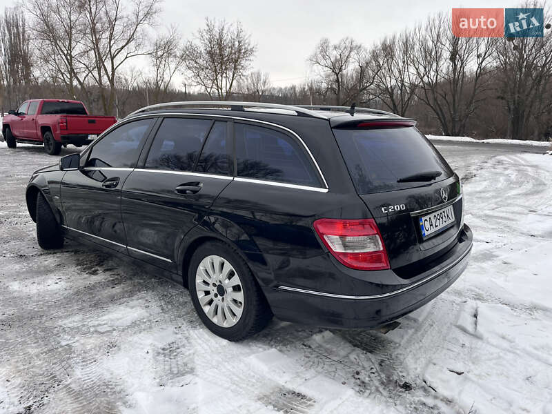 Універсал Mercedes-Benz C-Class 2011 в Києві