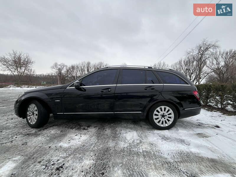 Універсал Mercedes-Benz C-Class 2011 в Києві