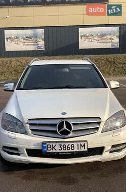 Універсал Mercedes-Benz C-Class 2010 в Рівному