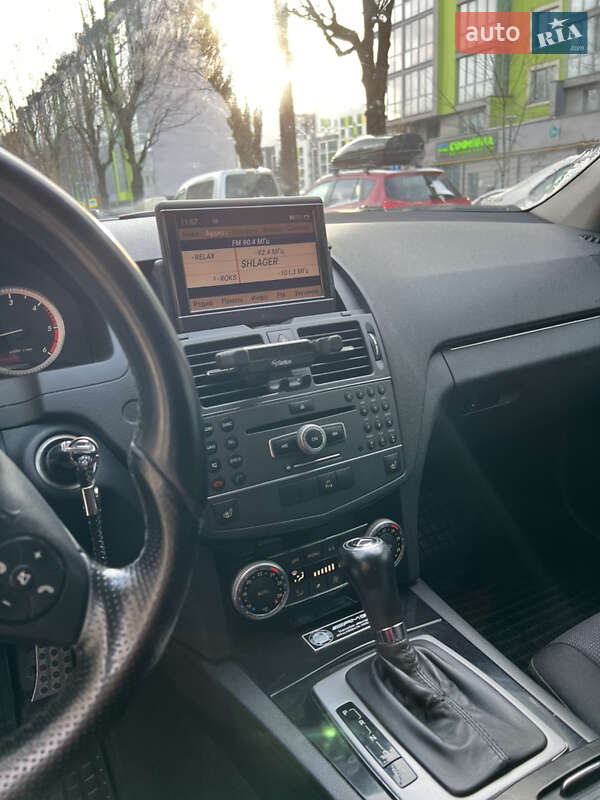 Универсал Mercedes-Benz C-Class 2010 в Львове