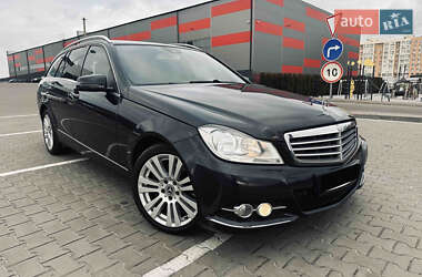 Універсал Mercedes-Benz C-Class 2012 в Києві