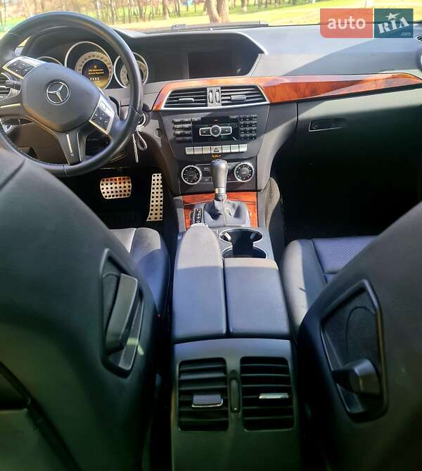 Седан Mercedes-Benz C-Class 2012 в Харкові