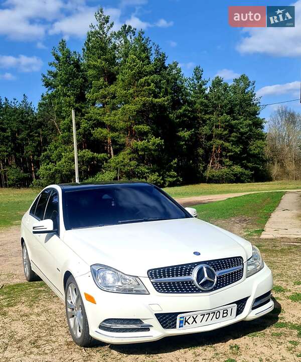 Седан Mercedes-Benz C-Class 2012 в Харькове