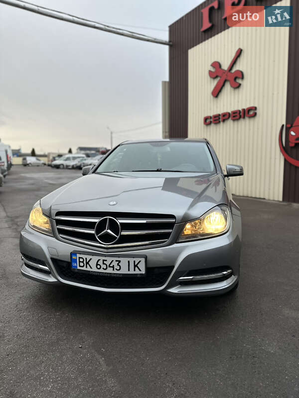 Седан Mercedes-Benz C-Class 2012 в Рівному
