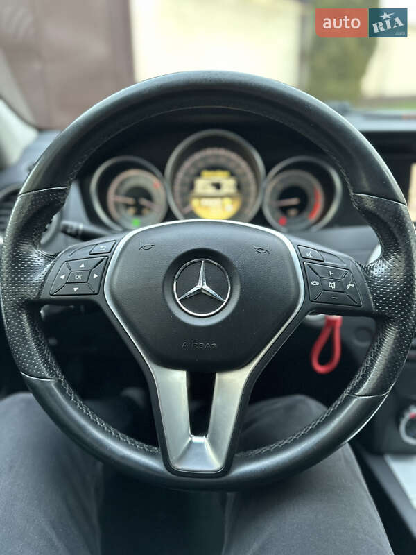 Седан Mercedes-Benz C-Class 2012 в Рівному