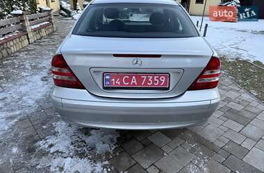 Седан Mercedes-Benz C-Class 2005 в Івано-Франківську