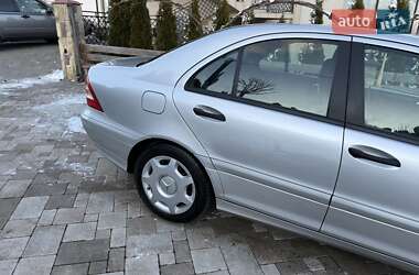 Седан Mercedes-Benz C-Class 2005 в Івано-Франківську