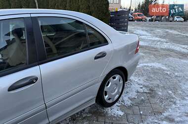 Седан Mercedes-Benz C-Class 2005 в Івано-Франківську