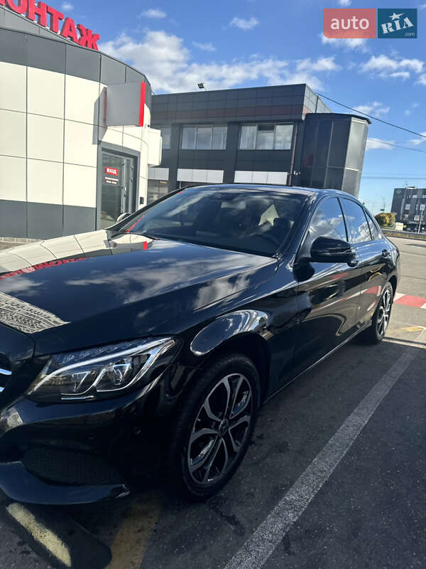 Седан Mercedes-Benz C-Class 2017 в Киеве