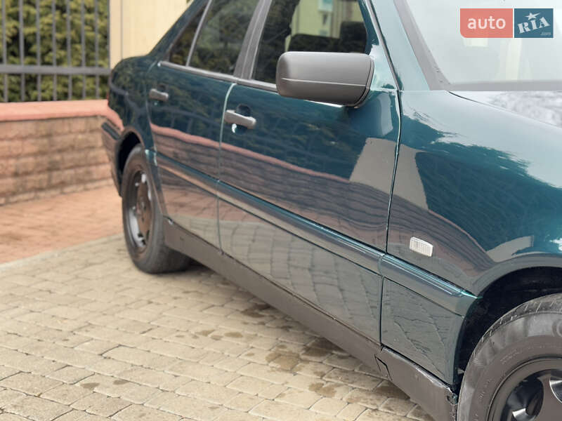 Седан Mercedes-Benz C-Class 1997 в Василькові