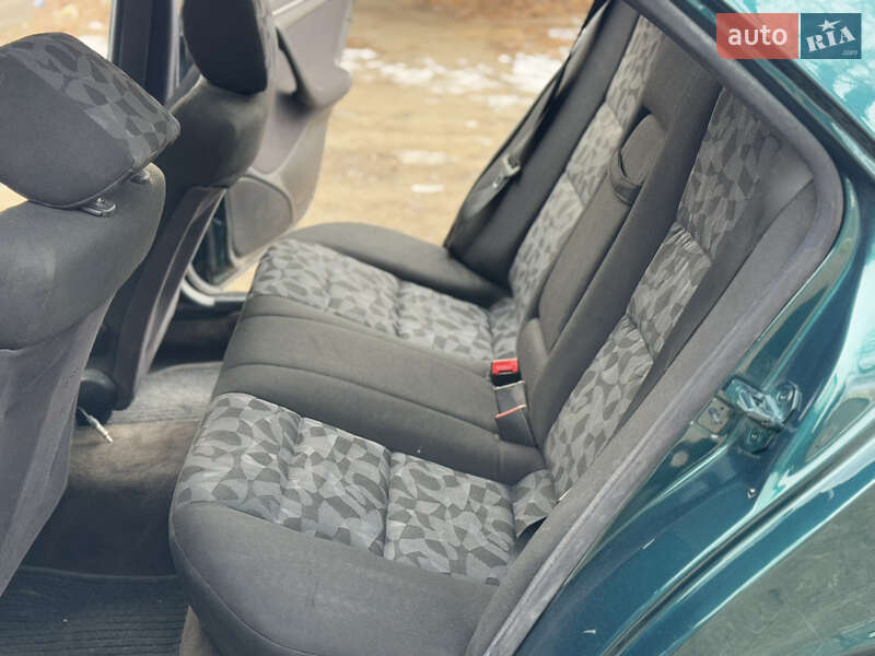 Седан Mercedes-Benz C-Class 1997 в Василькові