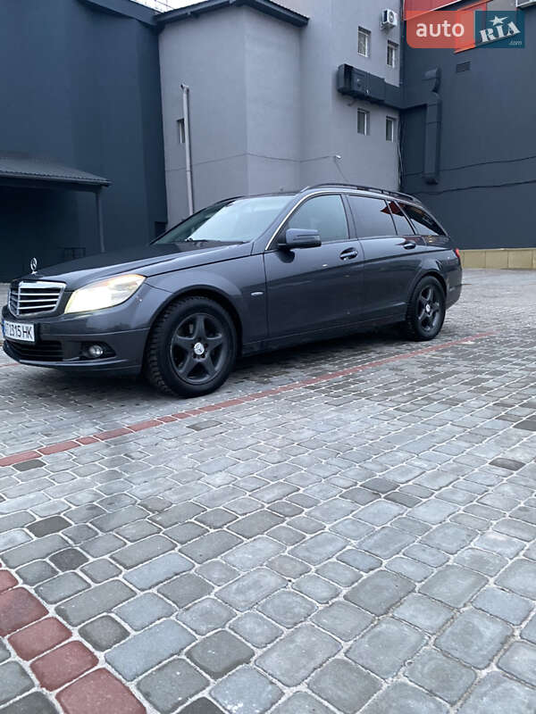Універсал Mercedes-Benz C-Class 2010 в Івано-Франківську