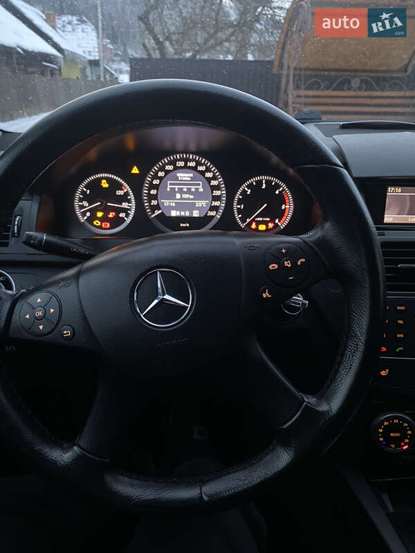 Універсал Mercedes-Benz C-Class 2010 в Івано-Франківську