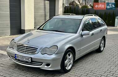 Універсал Mercedes-Benz C-Class 2002 в Чернівцях