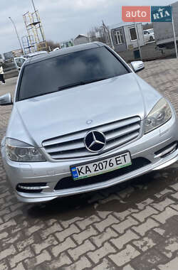 Седан Mercedes-Benz C-Class 2010 в Нововолинську