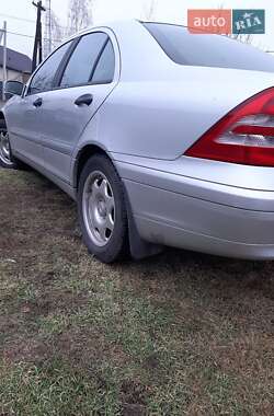 Седан Mercedes-Benz C-Class 2004 в 