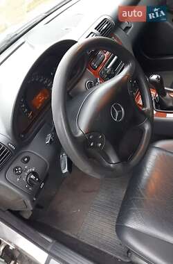 Седан Mercedes-Benz C-Class 2004 в 