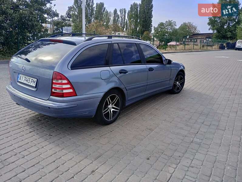 Универсал Mercedes-Benz C-Class 2004 в Вышгороде