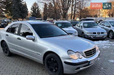 Седан Mercedes-Benz C-Class 2001 в Чернівцях