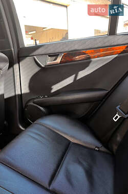 Седан Mercedes-Benz C-Class 2011 в 
