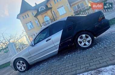 Седан Mercedes-Benz C-Class 2001 в Чернівцях