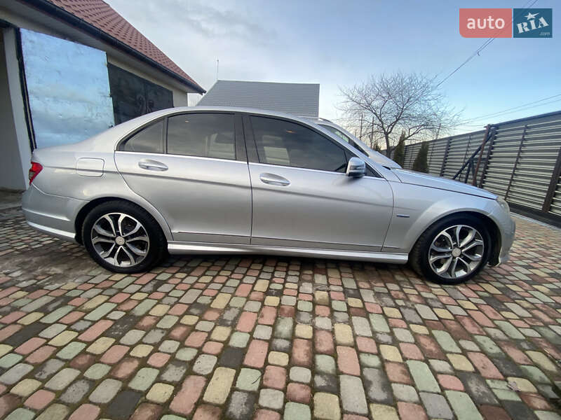 Седан Mercedes-Benz C-Class 2010 в Нововолынске